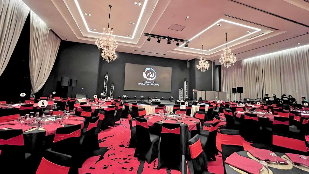 Hotel Red Kl @ Rev Kuala Lumpur Esterno foto