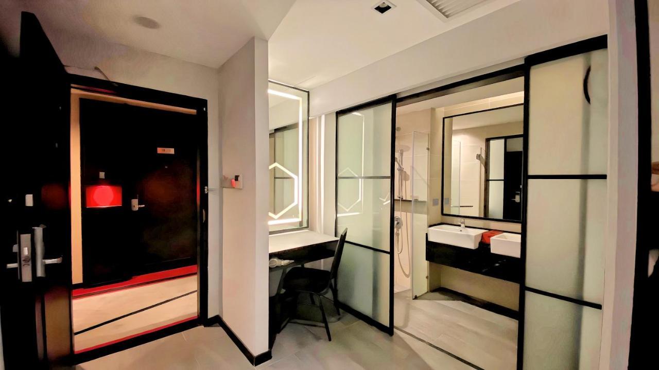 Hotel Red Kl @ Rev Kuala Lumpur Esterno foto